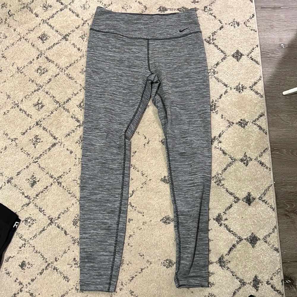 Women’s Nike Dri-fit leggings